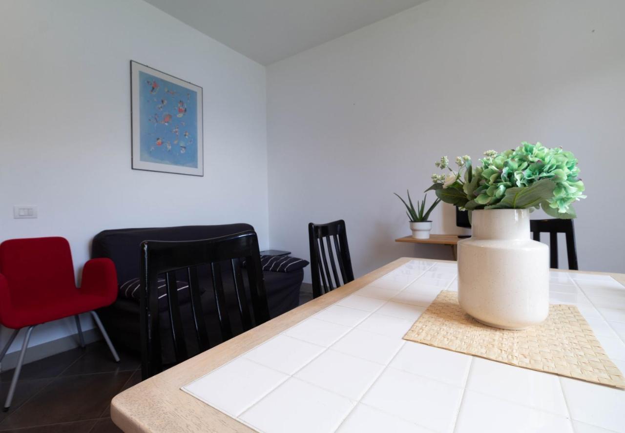 Mamma Ciccia Holiday Home - Confalonieri مانديلو ديل لاريو المظهر الخارجي الصورة